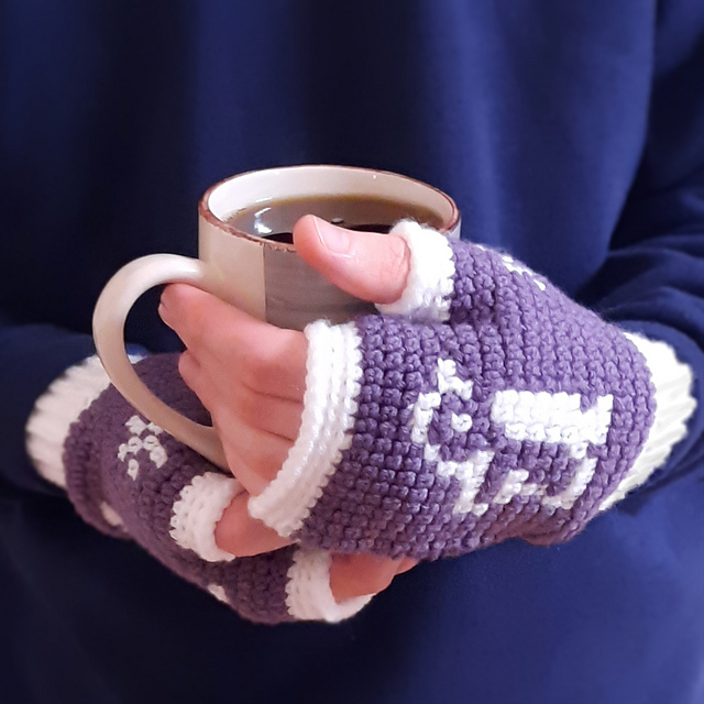 Snowy Penguin Mitts