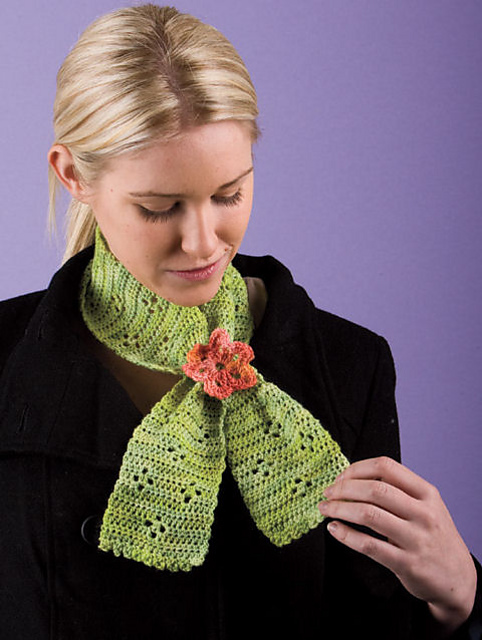 Clover Keyhole Scarflette