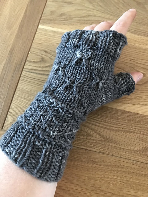Country Garden Mittens
