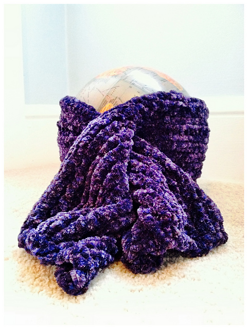 Super Chunky Keyhole Scarf