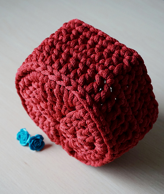 Easy hexagon cord basket