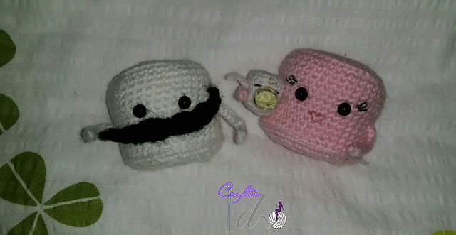 Mr and Mrs Marshmallow with baby