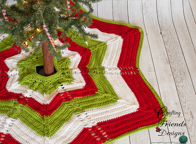 Classic Cable Star Christmas Tree Skirt