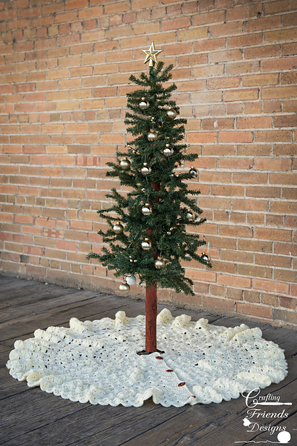 Beautifully Textured Christmas Tree Skirt