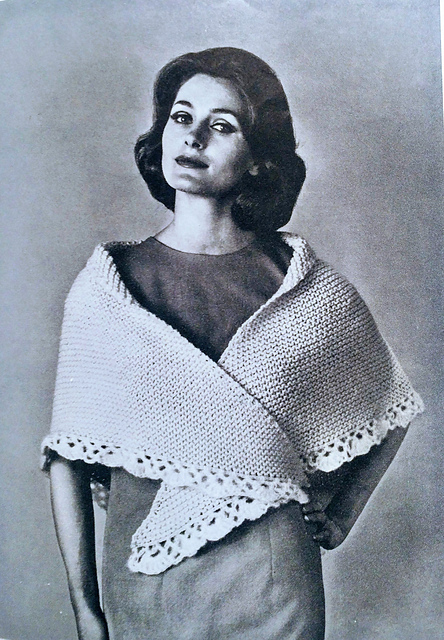 Triangular Shawl B-541