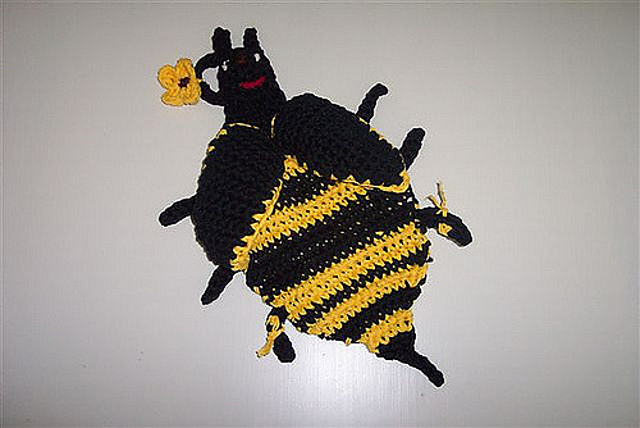 Bumble Bee Pot Holder