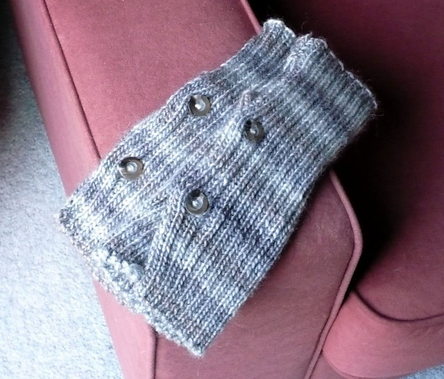 Ladies Gauntlets
