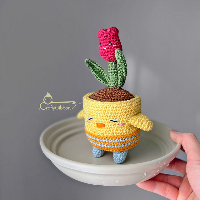 Chick/Tulip Planter