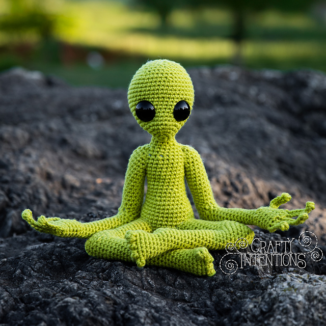Ravelry: Medium Sitting Alien pattern by Megan Lapp