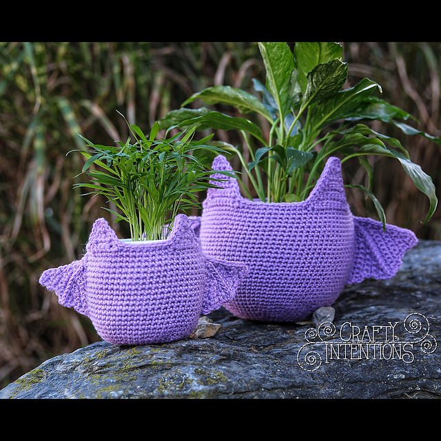 Bat_Planter_for_Ravelry_Listin