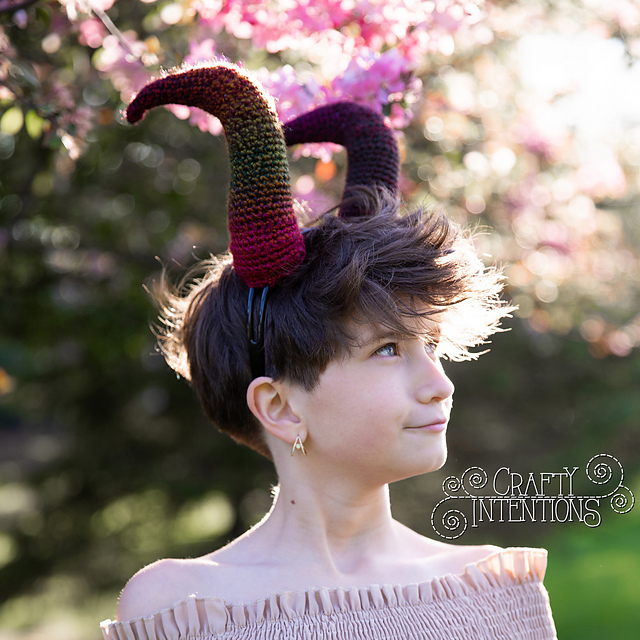 Wearable Savannah Horns Set 8