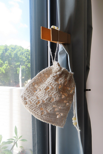 Daisy Pouch