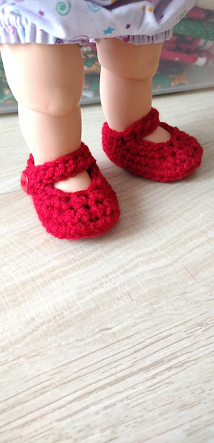 crocheted maryjanes for dolls
