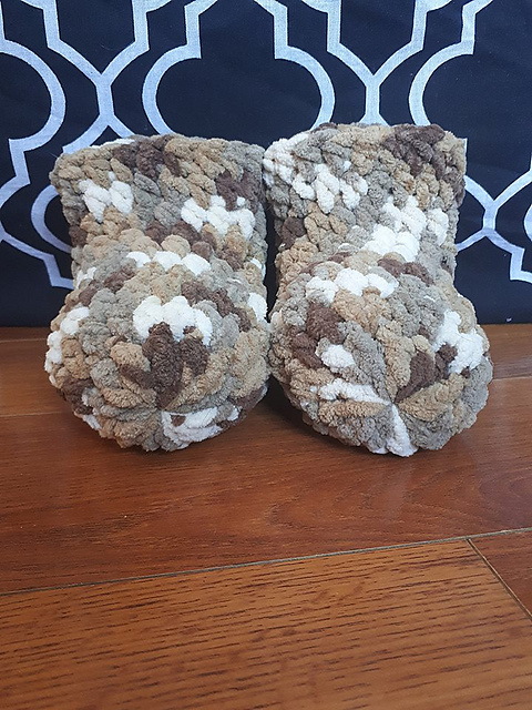 Ladies Plush Slippers