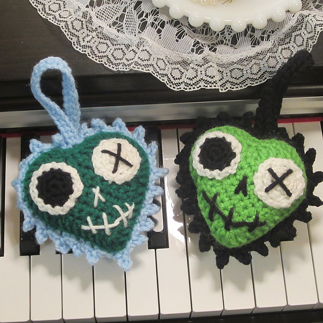 Crochet Zombie Heart Luvz