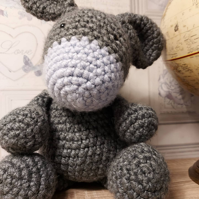 Amigurumi Donkey ( solid leg version)