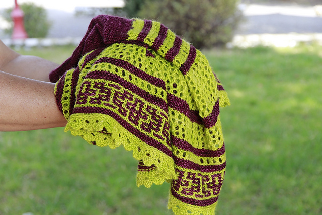 Trilogium Shawl