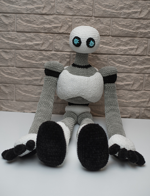 Ravelry: Wild Robot Roz BIG Toy pattern by Irina Klucenko - Main Image