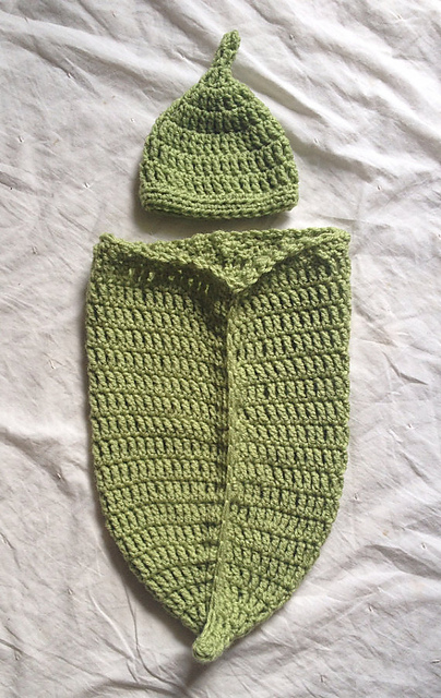Sweet Pea Cocoon and Hat Set