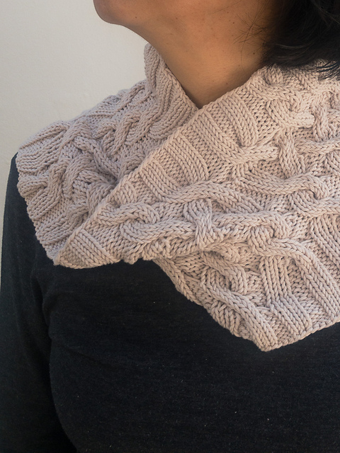 Ravena Cowl