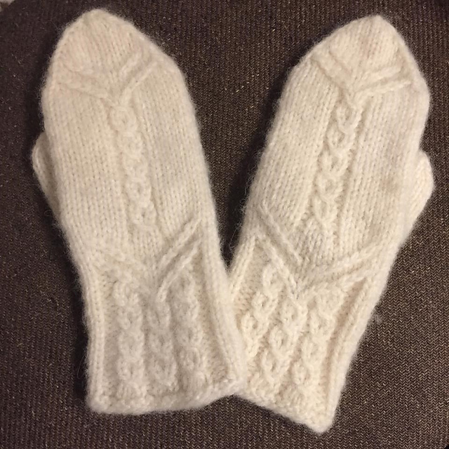 Ravelry Nyårsvanten pattern by Maria Crispin Henriksson