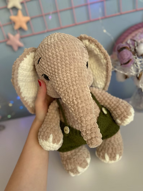 Elephant toy