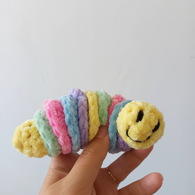 Pastel the fidget worm