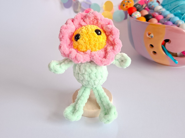 Mini crochet flower keychain