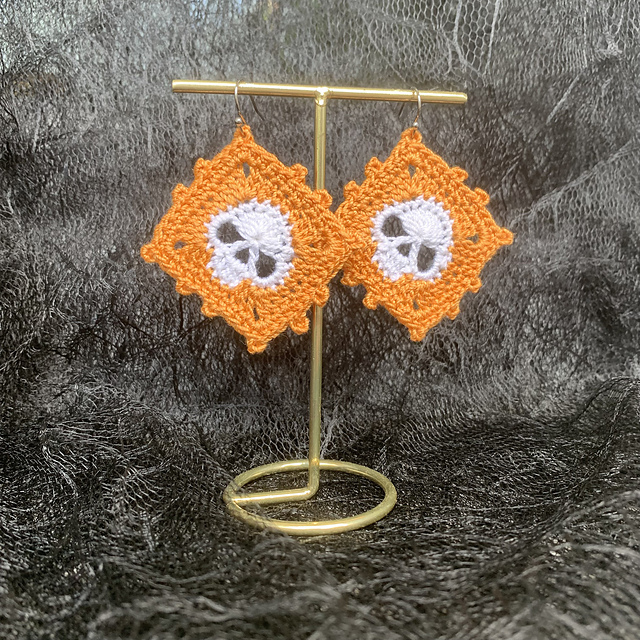Skull granny square earrings