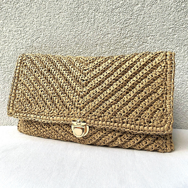 Raffia clutch bag 3