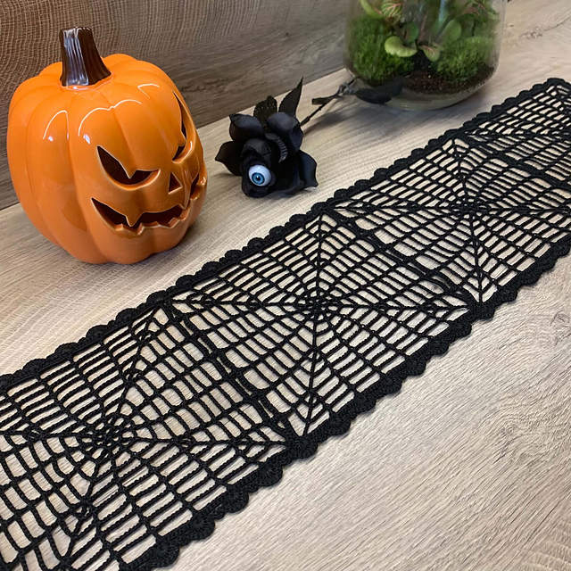 Spiderweb table runner