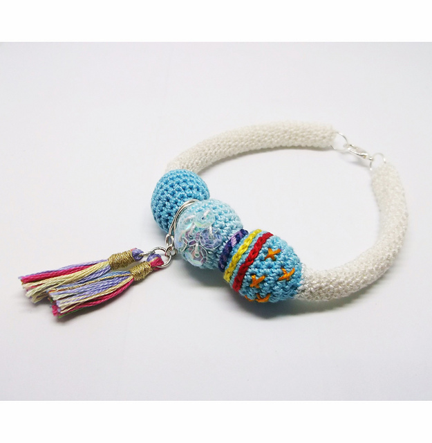 Three balls bracelet