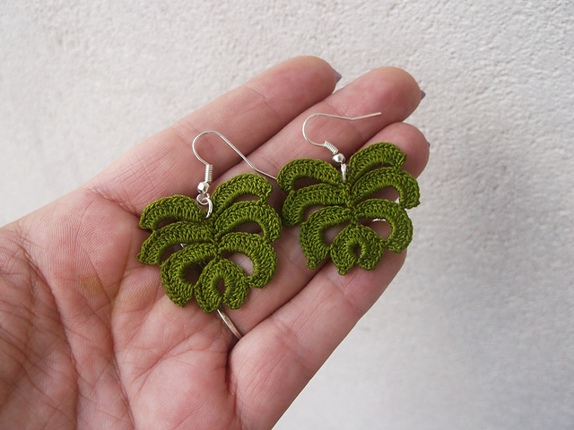Monstera earrings
