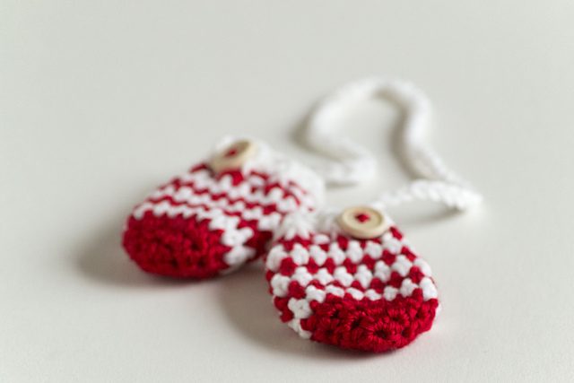 Crochet Baby Mittens - Winter snowflake