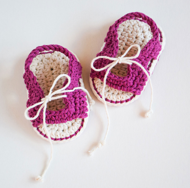 Ravelry Crochet Baby Booties Sandals LITTLE TRAVELLER pattern by