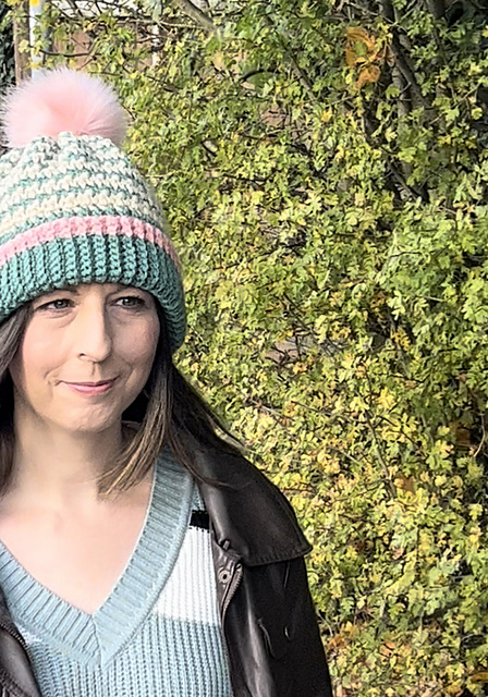 Pine Drop Houndstooth Beanie Hat