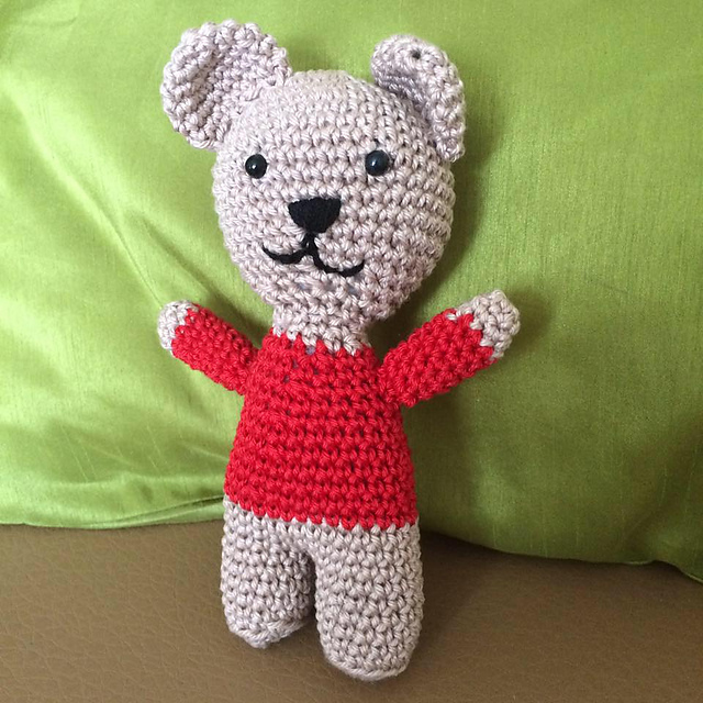 Barry the Bear - Small Amigurumi Crochet Bear