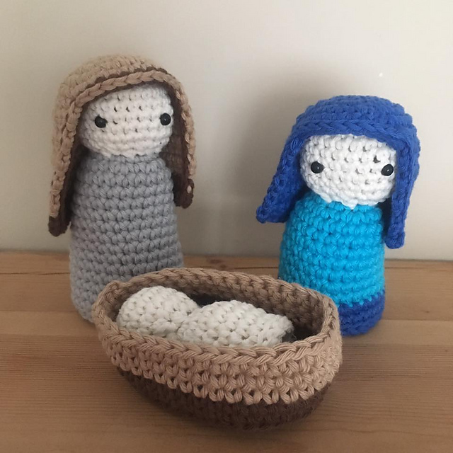 Nativity Christmas Scene - Mary, Joseph and Jesus