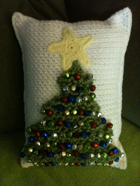 Tree Pillow (crochet)