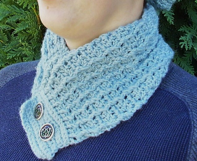Ribbed neckwarmer