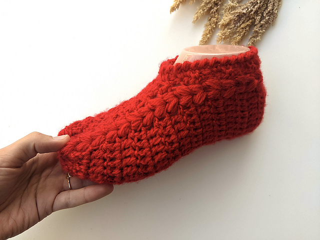 Flat Puff Stitch Socks