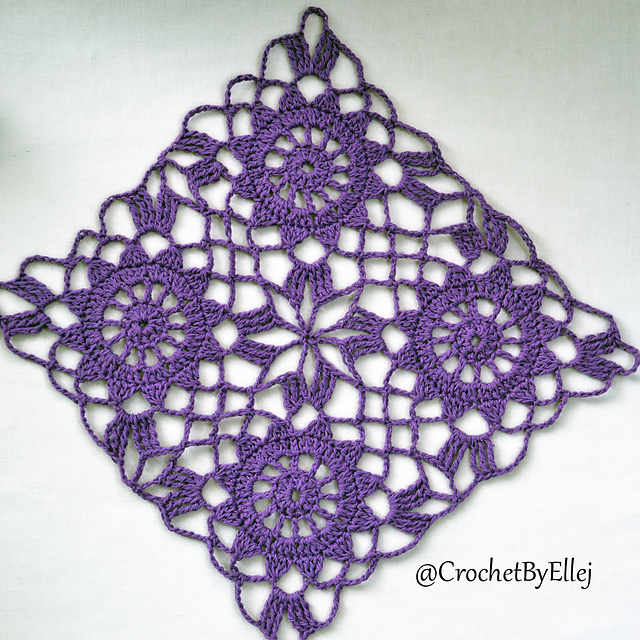 Openwork summer square motif