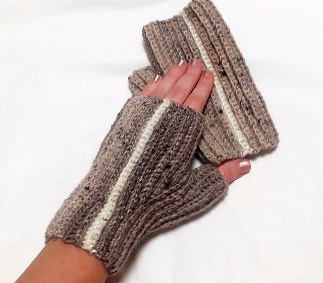 "Foreigner" fingerless mittens