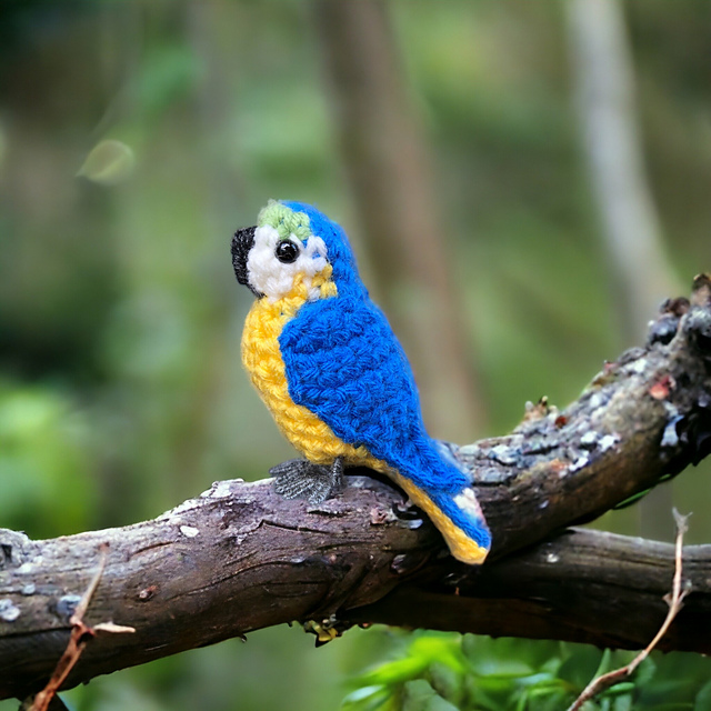 Ravelry: Blue-and-Yellow Macaw Bird Amigurumi pattern by