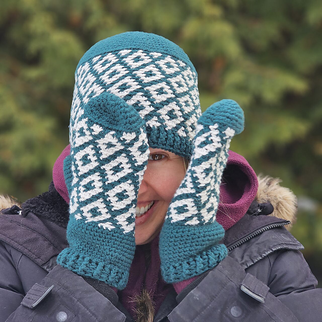 Dazzling Diamonds Mittens and Beanie