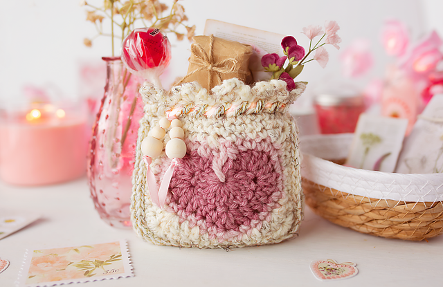 Sweetheart Pouch