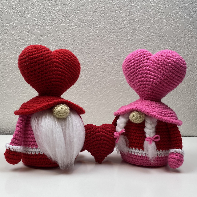 Heart Hat Gnome