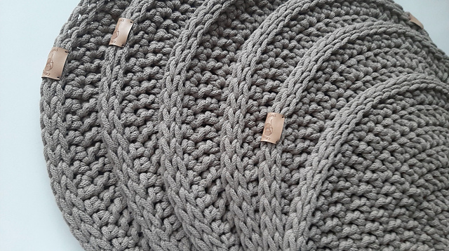 Easy round placemats