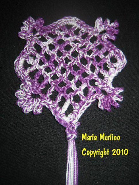 Filet Square Bookmark with Cockscomb Trim