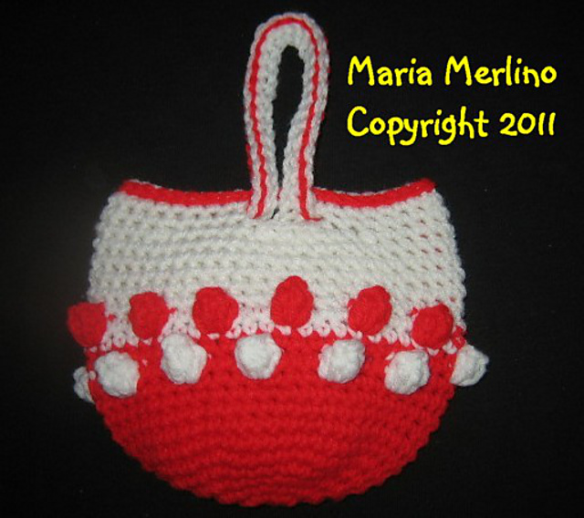 Color Block Wristlet Bag with Contrasting Popcorns